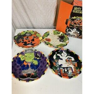 Set of 4 JC Penny Earthware Halloween Dessert Plates In Box